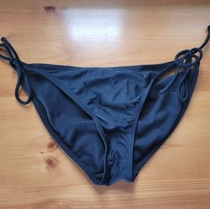 No Boundaries bikini bottoms
